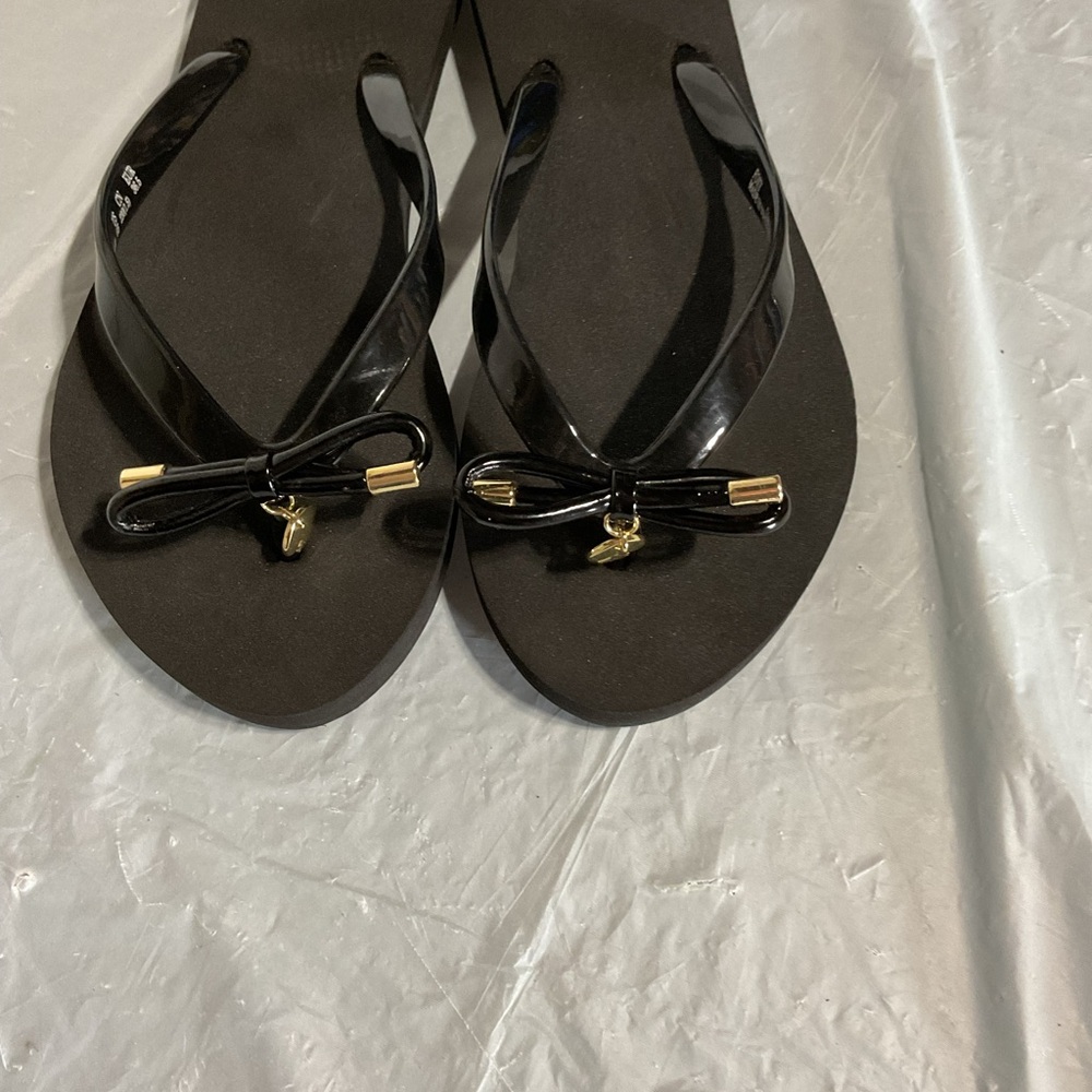 kate spade Black Patent Bow Flip Sandals 961 - Picture 2 of 5